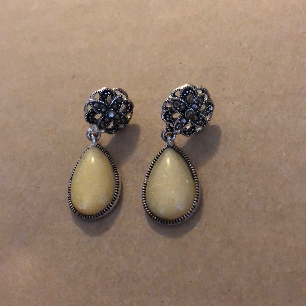 Earrings : worn twice